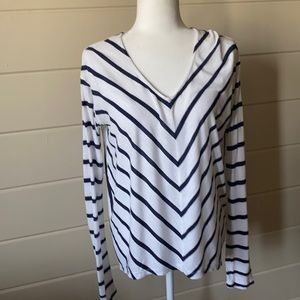 Velvet by Graham & Spencer Long sleeve Chevron Top